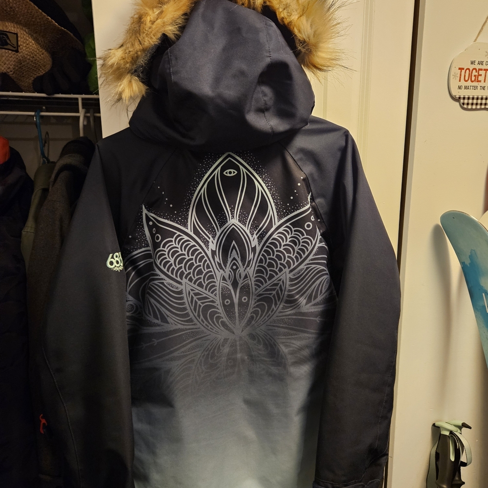 686 Waterproof Breathable Jacket - Picture 4 of 8